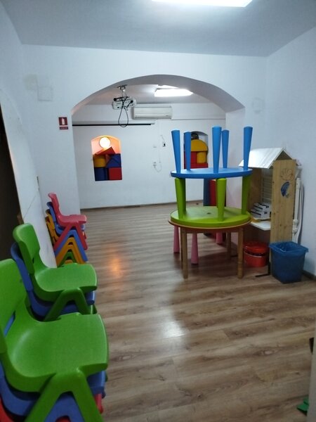 Pache, spatiu mare si parcare vila unica cu prestanta in locatie eleganta.