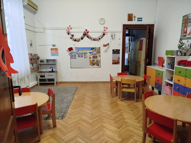 Pache, spatiu mare si parcare vila unica cu prestanta in locatie eleganta.